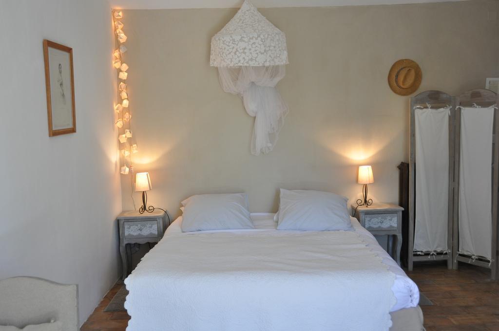 Le Mas En Provence Bed & Breakfast Entrechaux Exterior photo